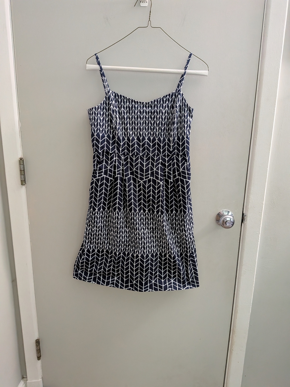 GAP Navy and White Geometric Spaghetti Strap Mini Dress Sz 5 Sundress Summer EUC